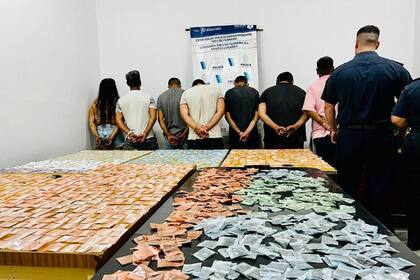 Narcos detenidos en un búnker de Puerta 8, en Tres de Febrero, situado a metros del lugar donde hace un año se vendió la cocaína cortada con carfentanilo que mató a 24 personas