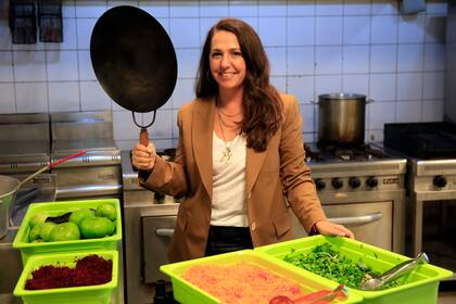 Narda Lepes cree que en las escuelas falta la materia "comida".