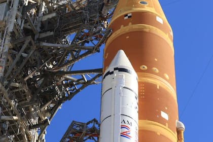 NASA: el cohete de Artemis II vuelve al hangar tras un fallo en el sistema de helio