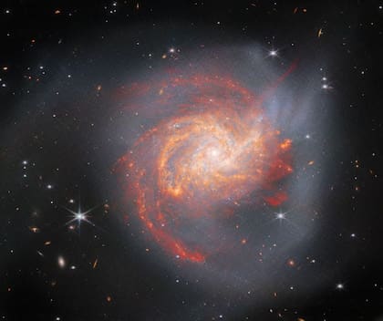 NASA/ESA/CSA