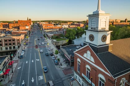 Nashua fue elegida como la mejor ciudad para mudarse por ser segura y tener una gran cantidad de ofertas laborales (Unsplash/Seth Dewey)