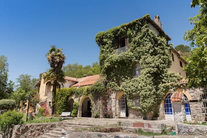 Naso Prado, una de las casa diseñadas por el arquitecto León Dourge a principios del siglo XX, es hoy La Fonda de Cruz Chica