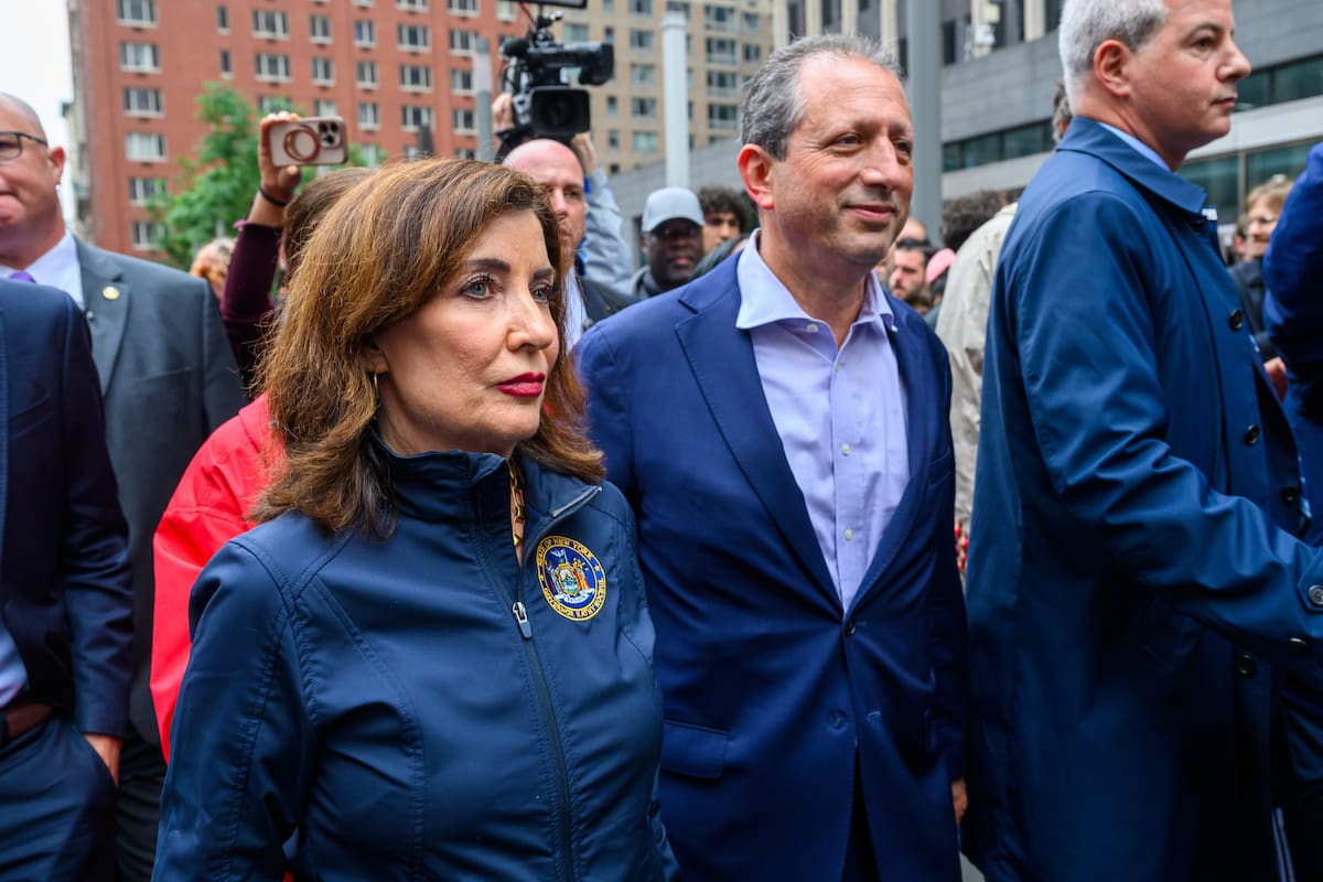 Nassau se convierte en el primer condado de Nueva York en firmar el polémico programa 287(g) con ICE bajo la administración Trump