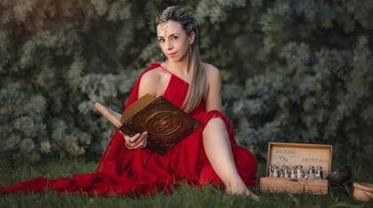 Natalia está convencida que la alquimia es un camino que uno recorre cuando nos encontramos ante un desafío, cuando queremos concretar una meta, cuando deseamos revelar lo invisible