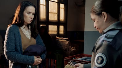 Natalia Oreiro se pone en la piel de una madre que aprende a visitar a su hijo en la cárcel en "La mujer de la fila"