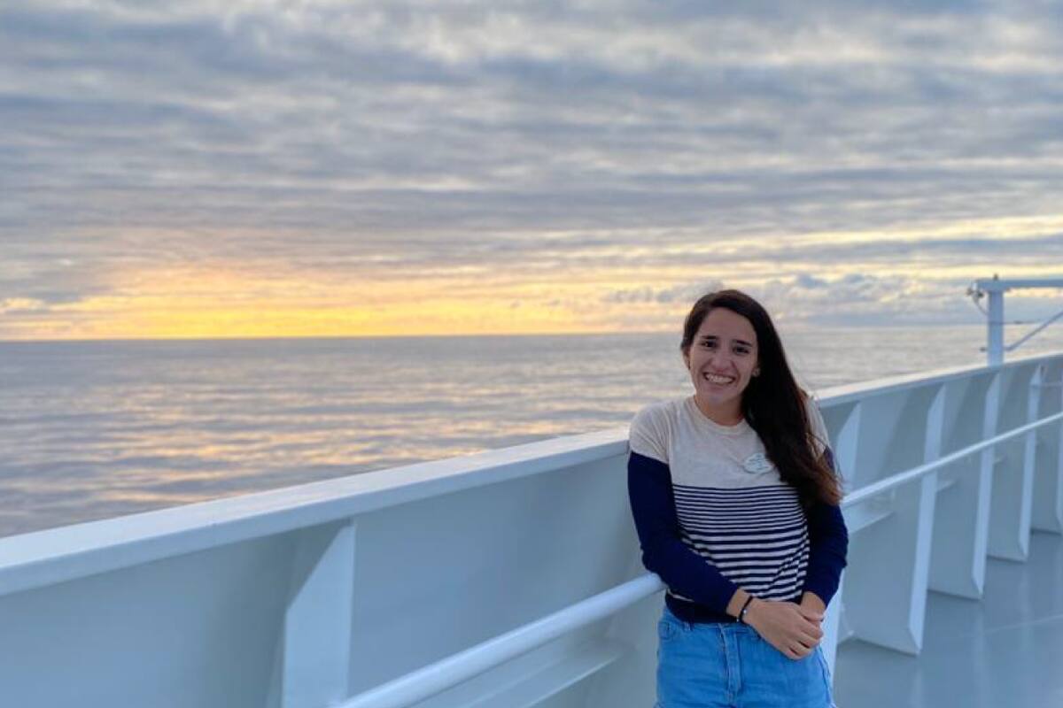 Natalia Pucci tiene 29 años y trabajaba hasta antes de la pandemia en un crucero que está varado en las costas de Los Ángeles, EE.UU