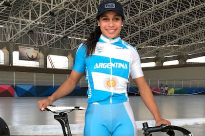 Natalia Vera, la ciclista que pedalea por un lugar en los Juegos Olímpicos
