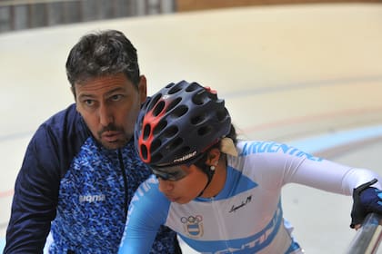 Natalia Vera pedalea por un lugar en la historia