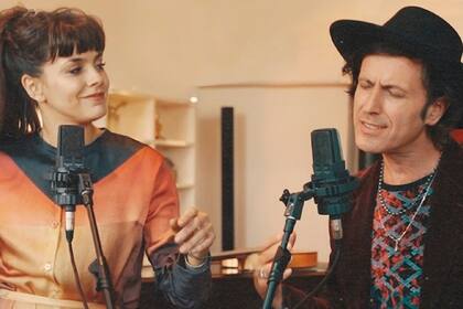 Natalie Pérez contó con la participación de Coti para grabar una reversión del tema "Quisiera", de su disco Un té de tilo por favor