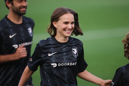 Natalie Portman acaba de presentar su propio club, Angel City FC, que está compitiendo en la liga femenina norteamericana de fútbol