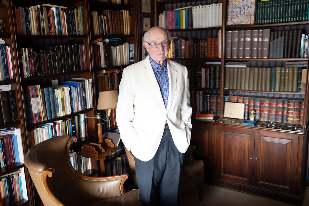 Natalio Botana, preocupado por "el vendaval de insultos e infundios contra el padre de la democracia"