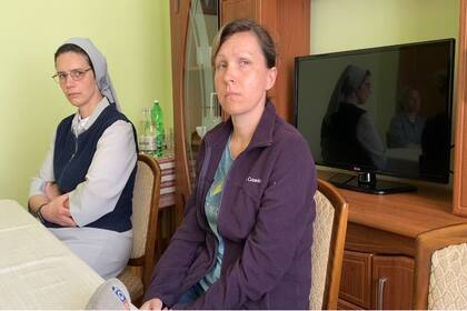 Natasha y una monja de la Compañía de las Hijas de la Caridad de San Vicente de Paul