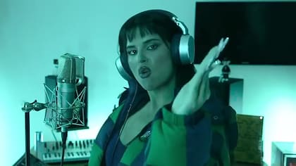 Nathy Peluso: la BZRP Session #36 que hizo con el productor Bizarrap, el artista argentino más escuchado en las plataformas digitales, le abrió las puertas del circuito mainstream del trap local y, sobre todo, fue un hit global