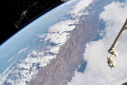 Un equipo de científicos de la NASA determinaron que la capa de nieve que recubre la Cordillera de los Andes disminuyó un 12 por ciento a lo largo de cada una de las últimas tres décadas durante la estación seca