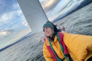 Rompió su compromiso y anunció que dejaría su exitosa vida de abogada para viajar sin ataduras