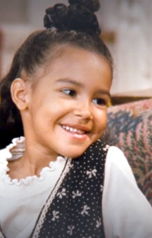 Naya Rivera, en una escena de la serie The Royal family