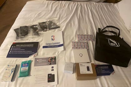 El kit que le entregan a los periodistas acreditados cuando llegan a la "burbuja" de la NBA