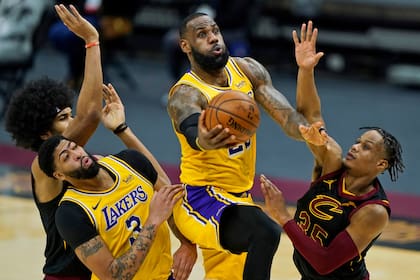 LeBron James volvió a Cleveland y fue determinante: 46 puntos para la victoria de Los Lakers