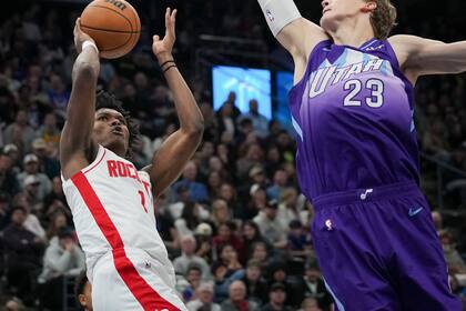 NBA multa al Jazz 100.000 dólares por dejar fuera a Lauri Markkanen