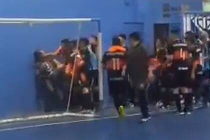 Incidentes en un partido de futsal entre Campolter y Rosario en Río Grande