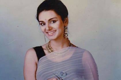 Neerja Bhanot decide separarse de un matrimonio arreglado para comenzar una nueva vida.