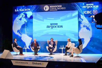 Mauricio Alonso (NotCo), Oscar Bonello (Solidyne), José Del Rio (LA NACION), Adriana Marina (Animaná) y Paula Ortega (ICBC)