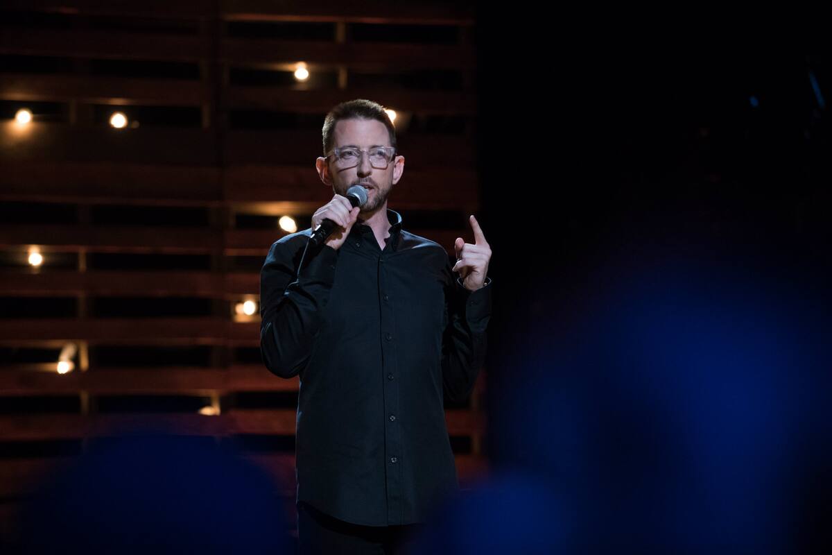 Neil Brennan, una nueva voz del stand up