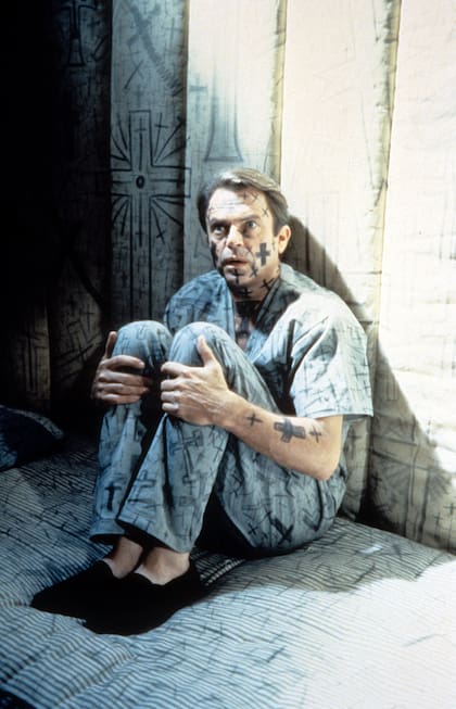 Neill en una escena del film de terror En la boca del miedo, de John Carpenter