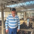 El productor de huevos de color azul más austral del mundo: “Si los dejás más de un día se congelan”