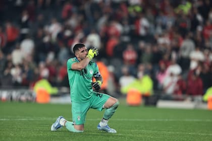Nelson Insfrán, el héroe de la noche en el Monumental en la que Nazareno Arasa cobró un insólito penal sobre la hora que bien pudo mandar al descenso a Gimnasia: es el capitán elegido por Zaniratto.