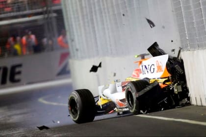 Nelson Piquet (h.) chocó intencionalmente en el Gran Premio de Singapur de 2008 para beneficiar a Fernando Alonso; indirectamente terminó perjudicándose Felipe Massa, que ahora reclama ser el campeón de esa temporada de Fórmula 1.