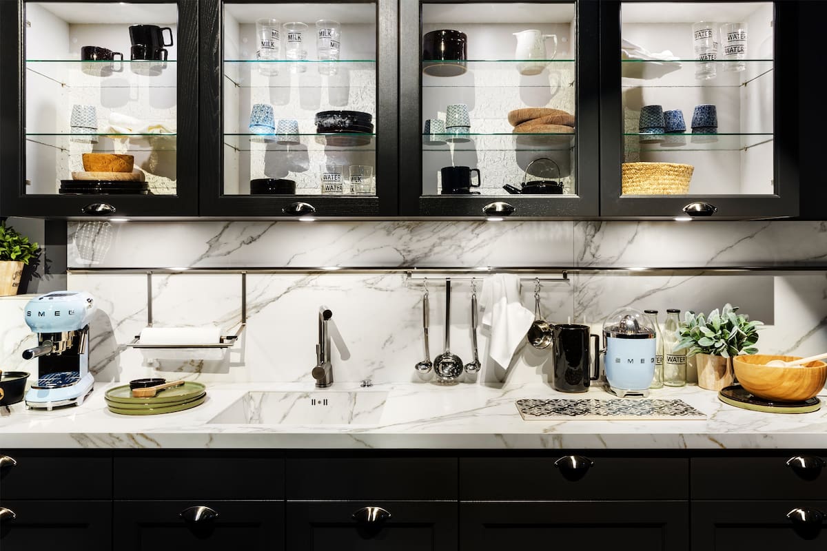 Neolith Calacatta silk (mate) sobre mueble de Hacker (Alemania)