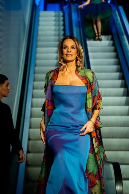 Nequi Galotti vestida por Gino Bogani