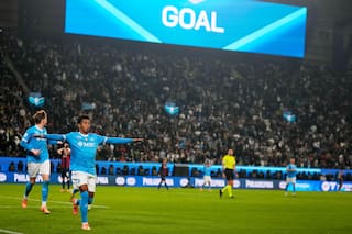 Neres da doblete y Napoli gana la Supercopa de Italia con victoria sobre Bolonia