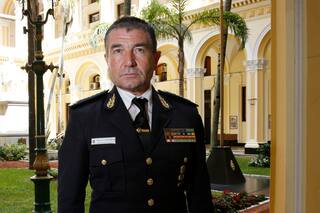 "No se puede tratar a los policías como perros callejeros", dijo Roncaglia