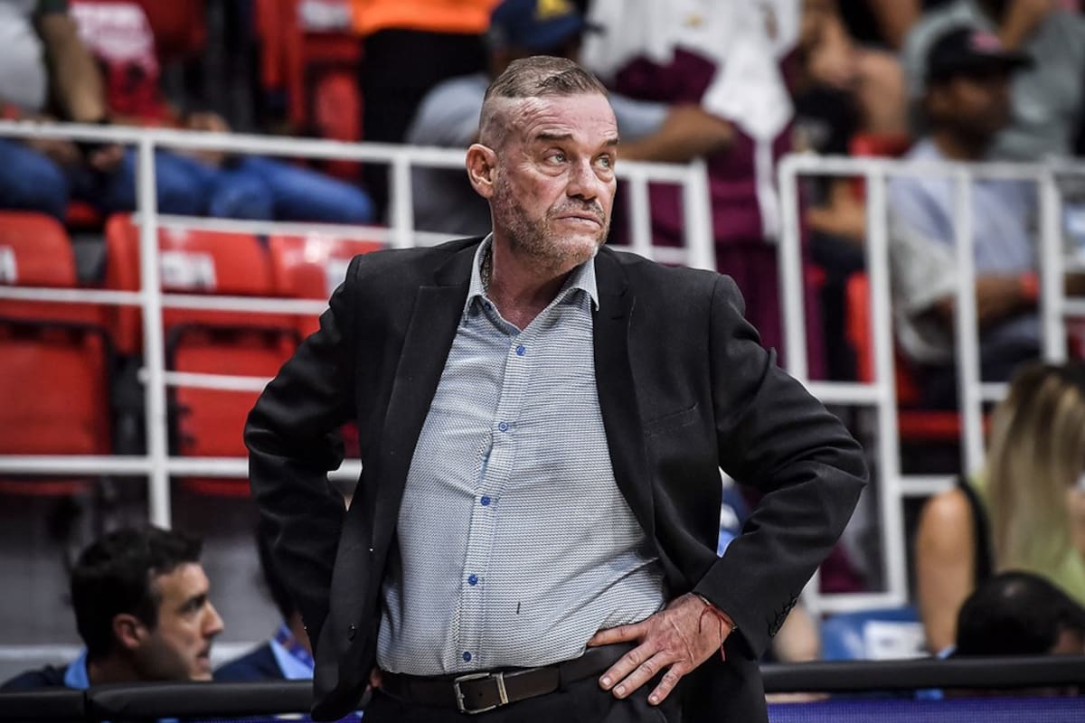 Néstor García dirigió 10 partidos a la selección argentina, ocho de ellos oficiales