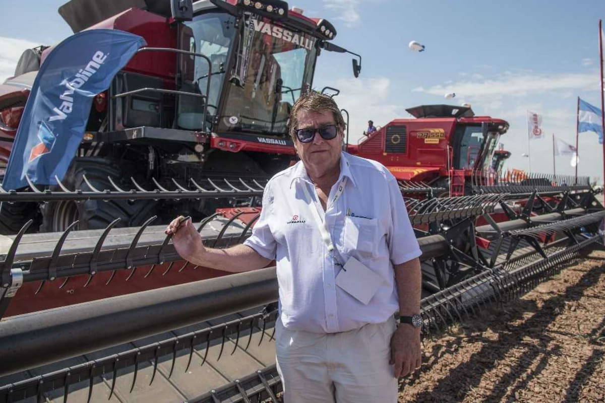 Néstor Girolami, de Vassalli Fabril, firma que llegó con descuentos a la muestra