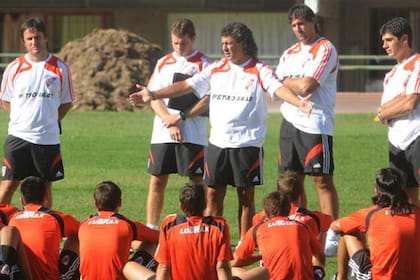 Néstor Gorosito, en sus tiempos como director técnico de River, una oportunidad que desaprovechó