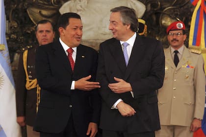 Nestor Kirchner y Hugo Chávez en la Casa Rosada, en febrero de 2005