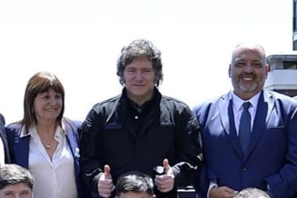 Néstor Majul (derecha), junto con Patricia Bullrich y Javier Milei