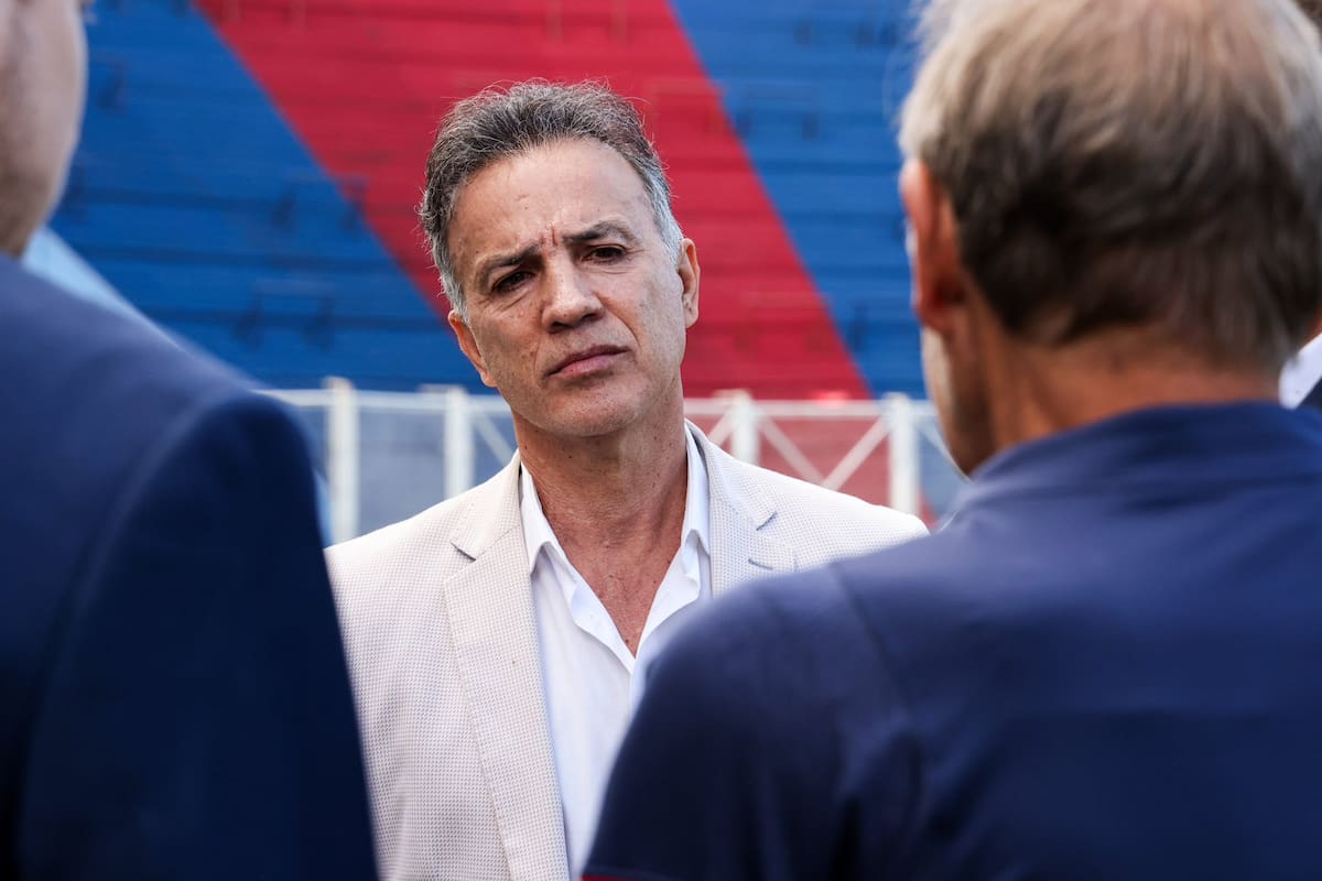 Néstor Navarro, vicepresidente de San Lorenzo, estuvo este viernes en el entrenamiento del plantel profesional. Fue su primera aparición pública desde que estalló el escándalo