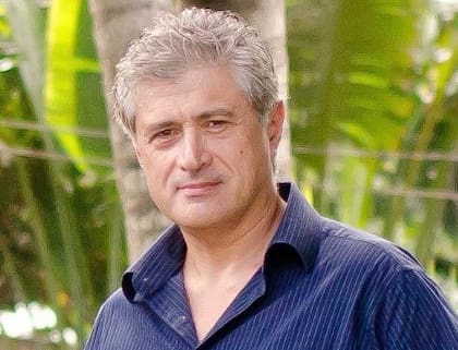 Néstor Pedraza (Puntofarma): "La gente está más propensa a abandonar marcas en busca de precio, a llevar menos cantidad o a fraccionar la compra del medicamento"