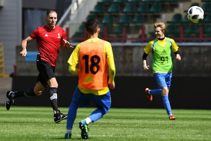 Nestor Pitana dirigirá el partido inaugural