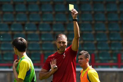 Nestor Pitana dirigirá el partido inaugural