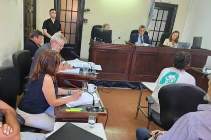 Néstor Simone, de brazos cruzados, fue sentenciado a 20 años de prisión por el homicidio de Yamila Cuello