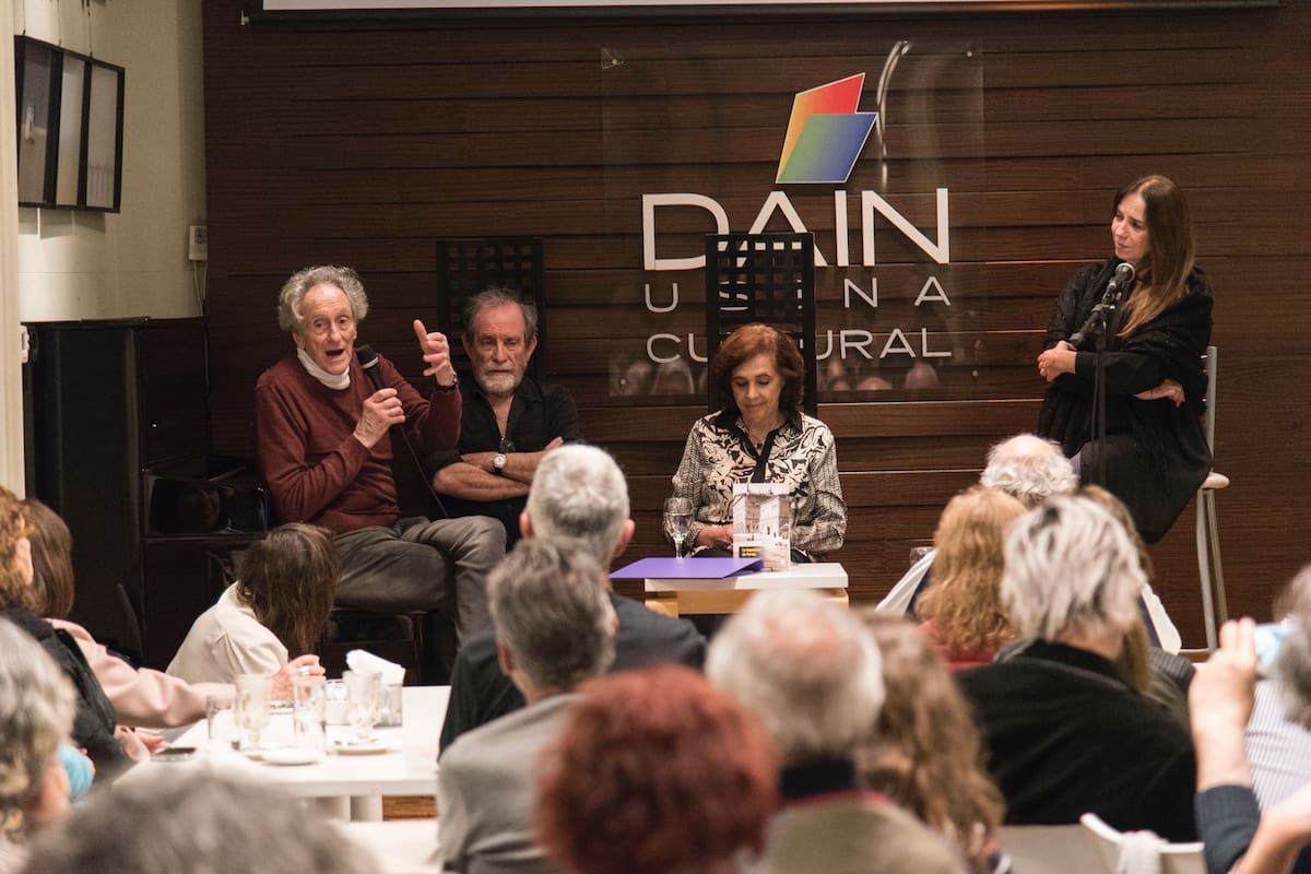 Néstor Tirri, Rubén Szuchmacher, Ana María Shua e Ingrid Pelicori en el "palco" de Dain Usina Cultural