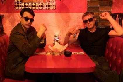 Netflix adelantó la tercera temporada de Cobra Kai -que ya puede verse en la plataforma- y los actores de la producción inspirada en Karate Kid compartieron algunas imágenes de su backstage