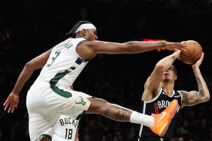 Nets aplastan 127-82 a Bucks e igualan récord de franquicia por margen de victoria