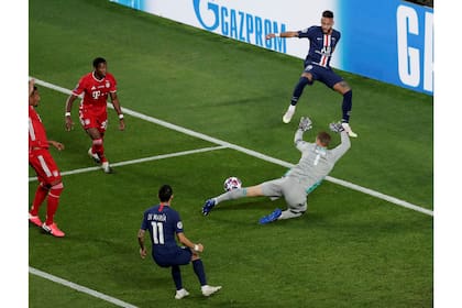 Neuer, gigante para tapar dos definiciones seguidas de Neymar
