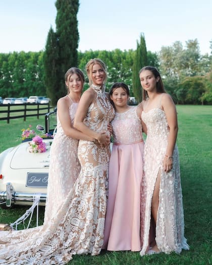 Neumann aseguró que sus hijas "saben perfectamente lo que cobran" y que mantiene charlas con ellas sobre cómo administrar el dinero (Foto: Instagram @cubero.allegra)